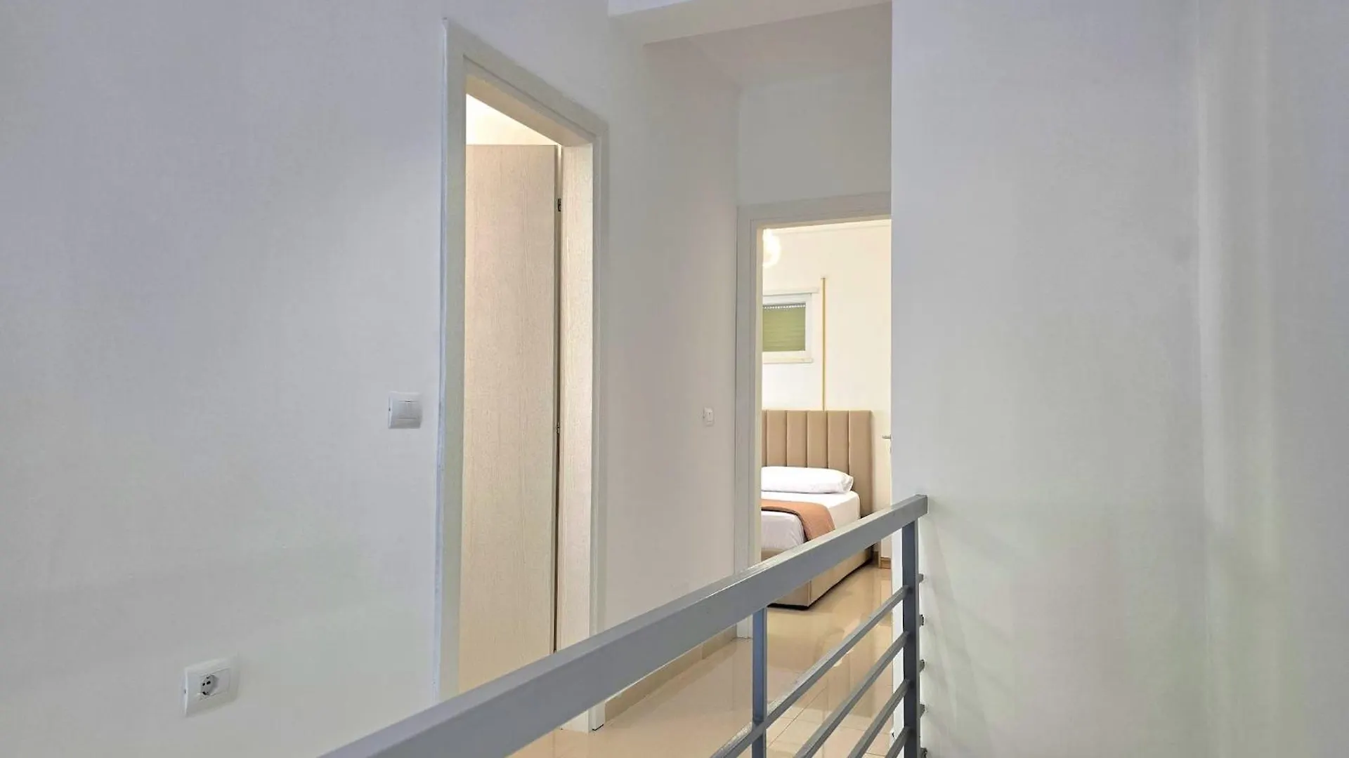 Holiday Home For Six Guests Plazhi San Pietro Albanie