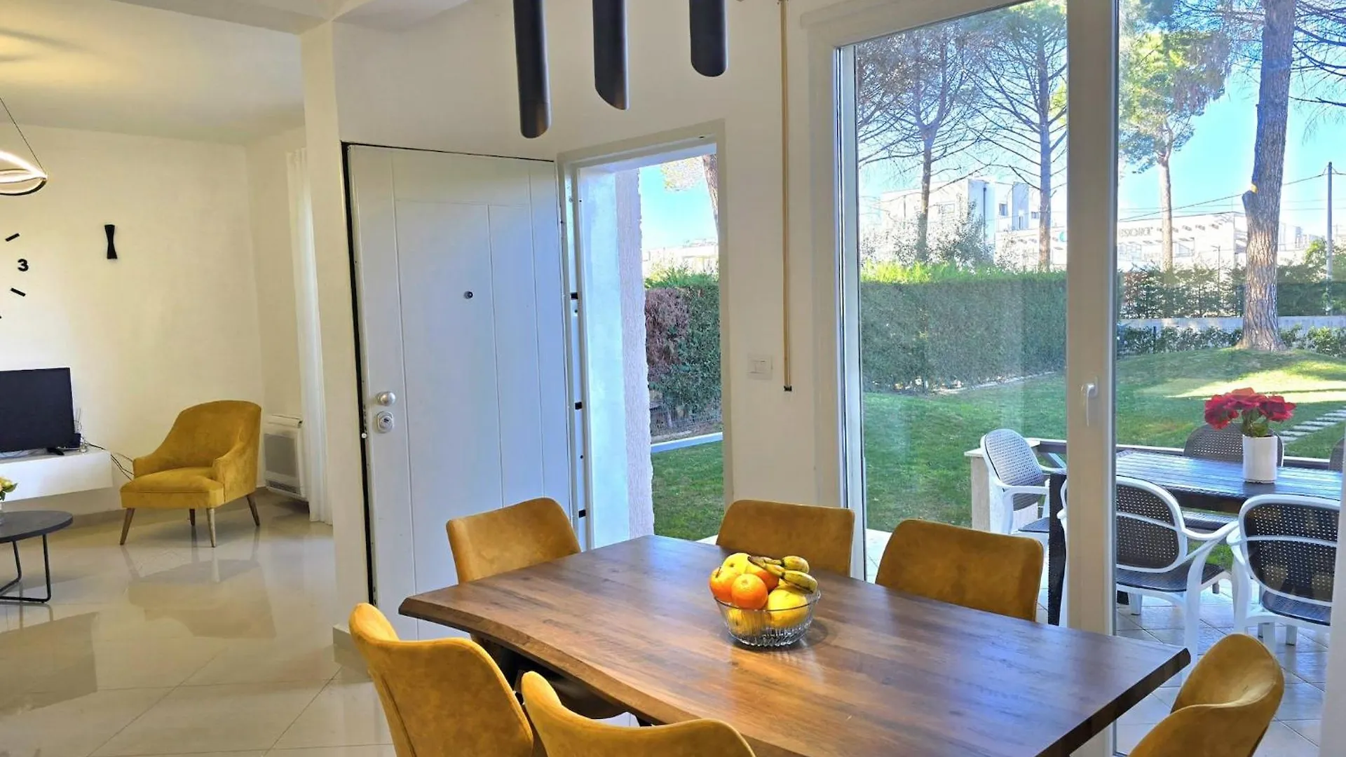 Holiday Home For Six Guests Plazhi San Pietro Villa